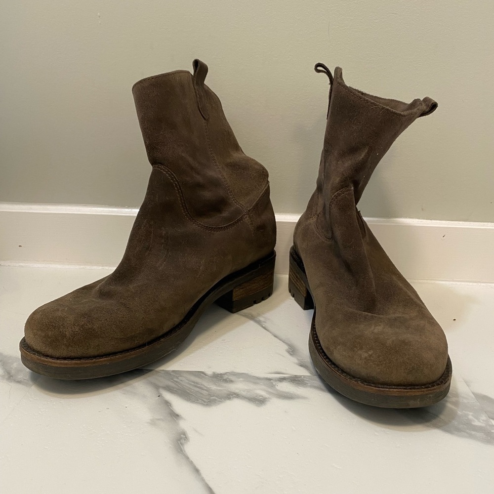 Suede Brown Boots